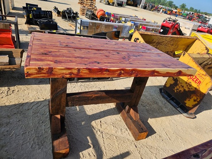 #205-•-48"-x-60"-cedar-to[p-table-image-8