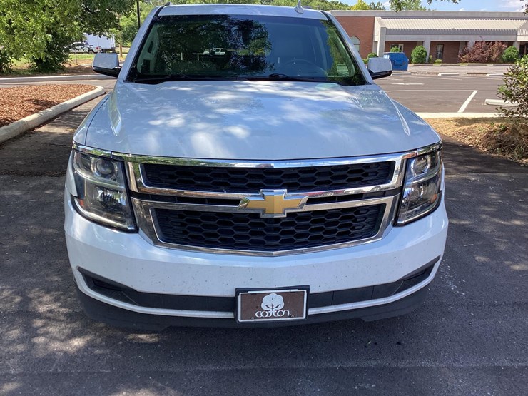 2017-chevrolet-tahoe-image-2
