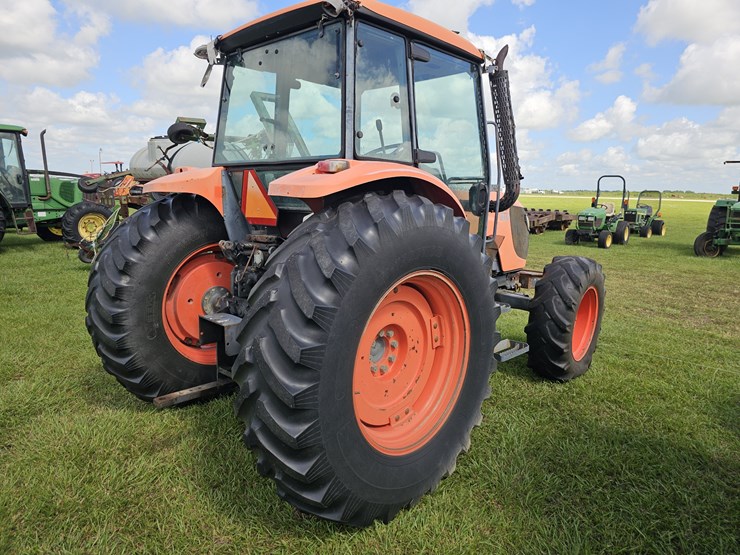 2015-kubota-m108s-image-4