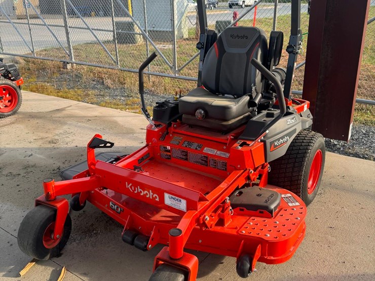 2024-kubota-z726x-image-2