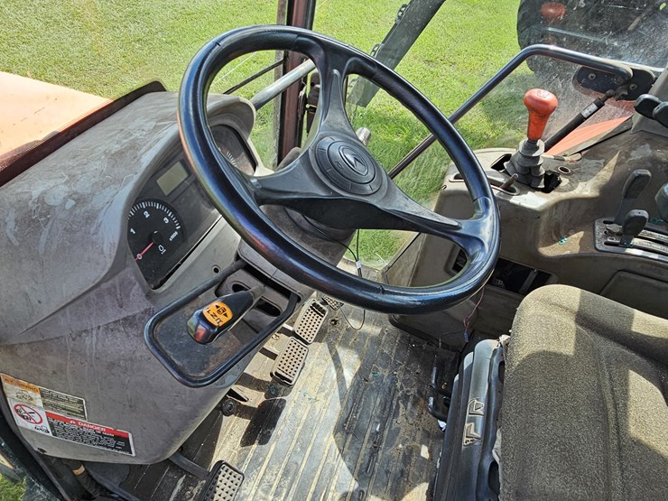 2015-kubota-m108s-image-13