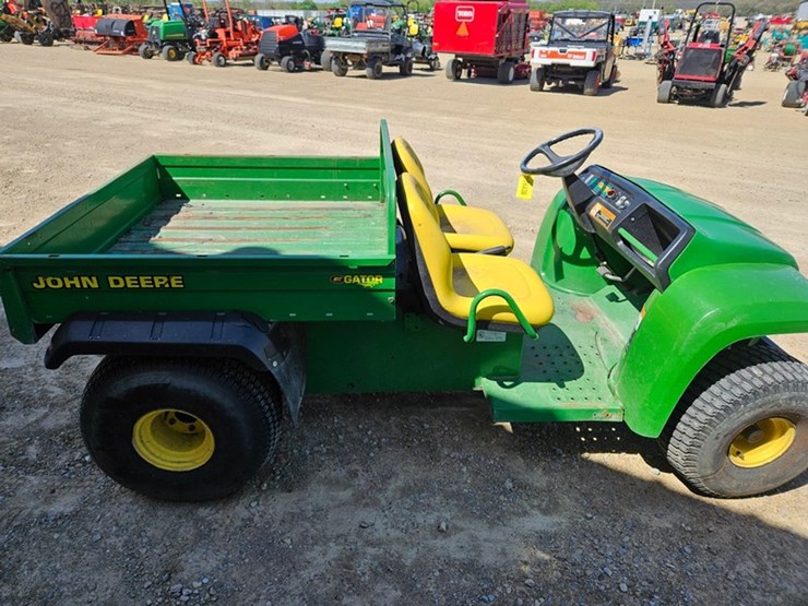 john-deere-gator-image-6