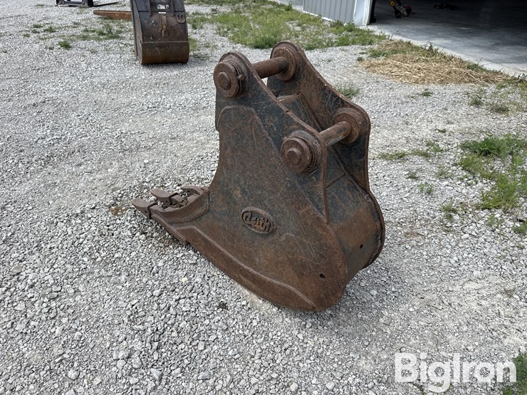 geith-12”-mini-excavator-bucket-image-7