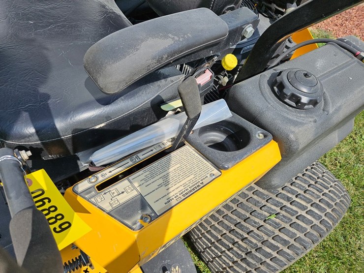 #6889-•-cub-cadet-"-the-tank"-zero-turn-mower-image-18