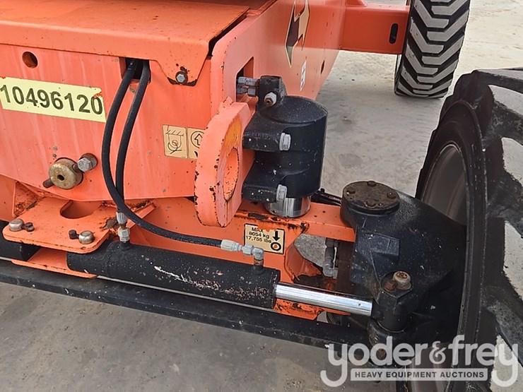 2016-jlg-800aj-image-25