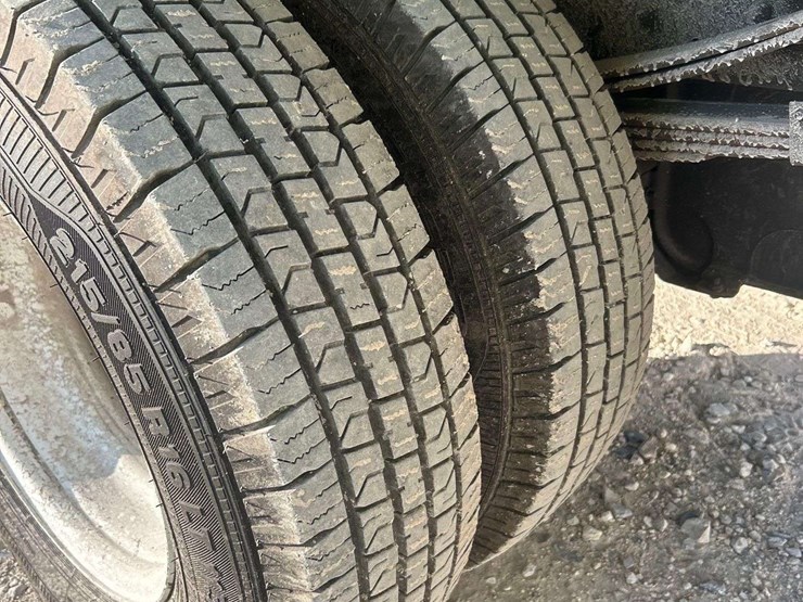 2006-isuzu-npr-image-37