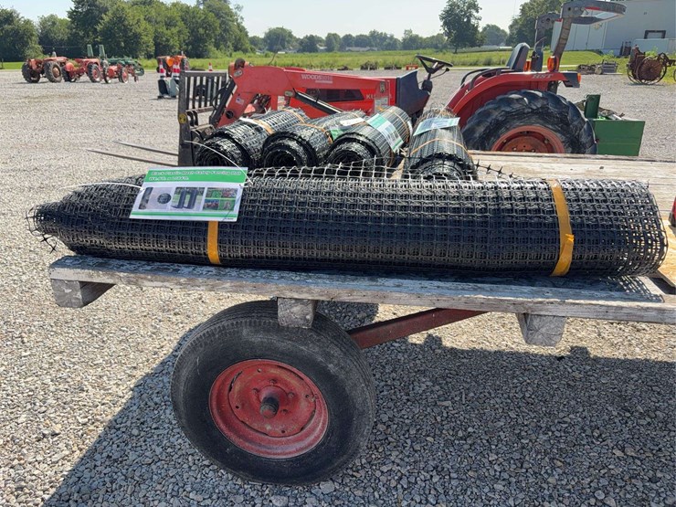 black-plastic-mesh-safety-fencing-roll-image-1