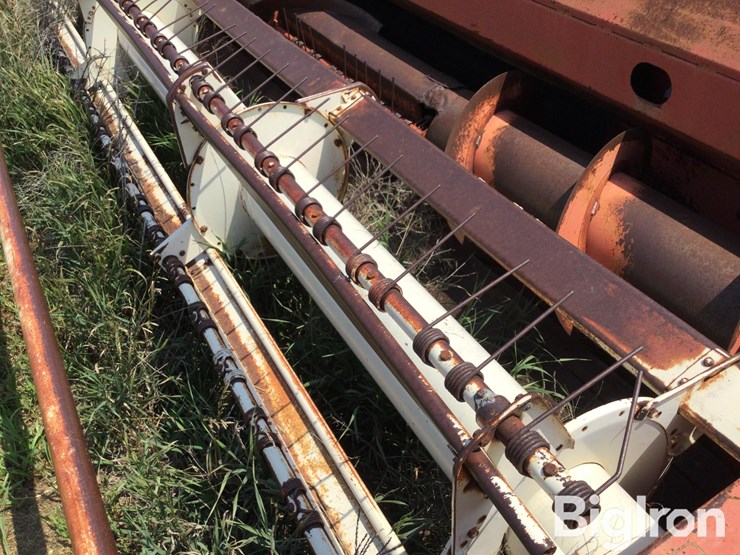 hesston-6600-image-12