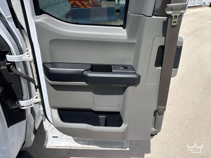 2016-ford-f150-image-12