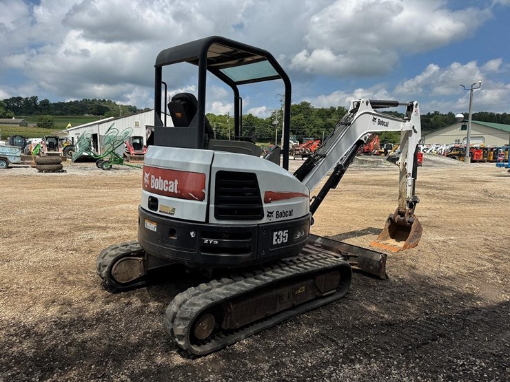 2016-bobcat-e35-image-6