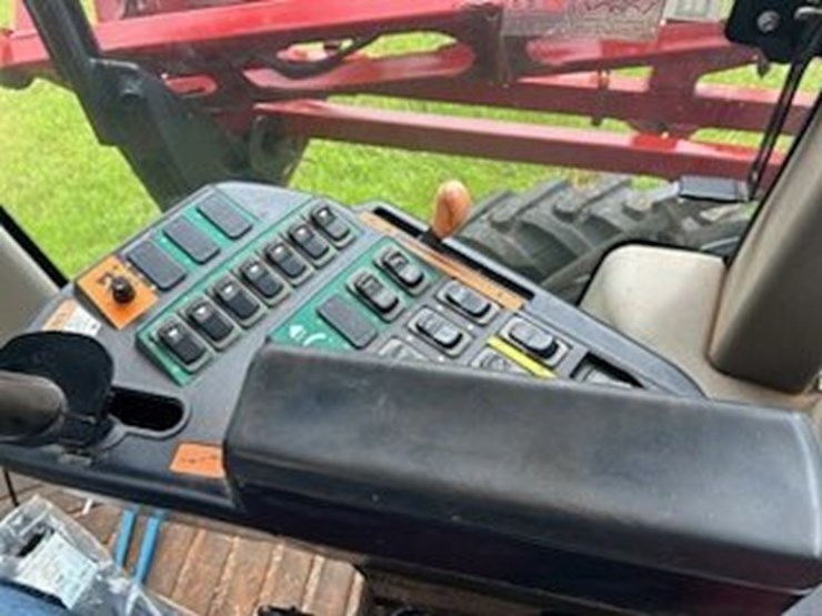 2014-case-ih-patriot-4430-image-16