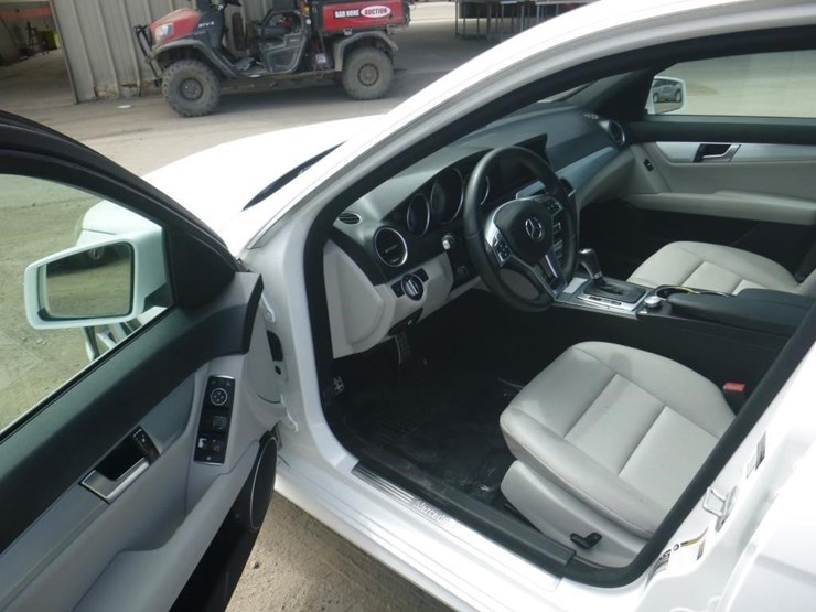 2014-mercedes-c250-sedan-image-5