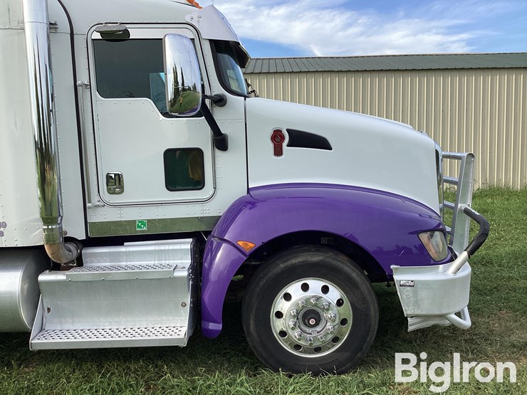 2014-kenworth-t660-image-13