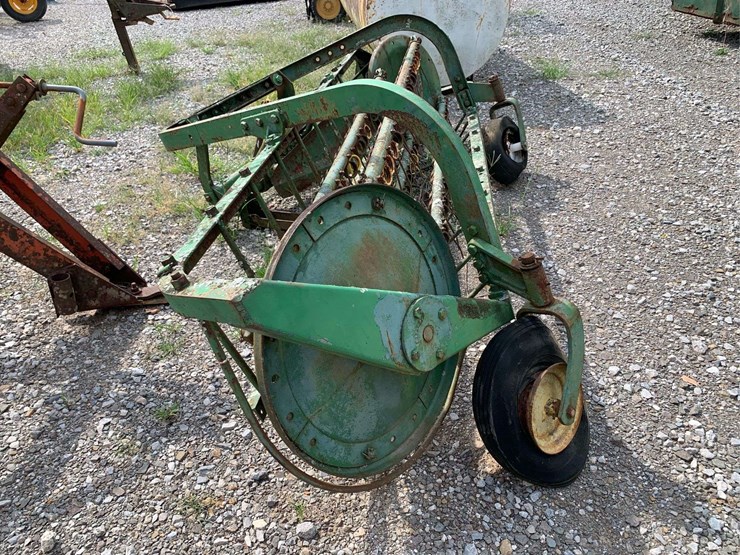 john-deere-3pt-hay-rake-image-9