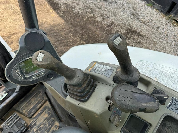 2016-bobcat-e35-image-27
