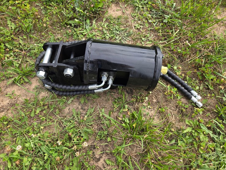 #2050-•-mini-excavator-auger-drive-image-1