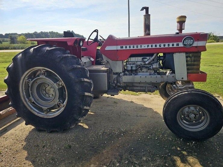 massey-ferguson-1080-image-3