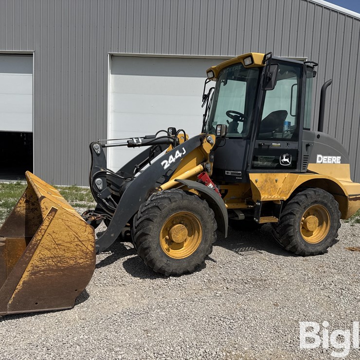 2014 DEERE 244J