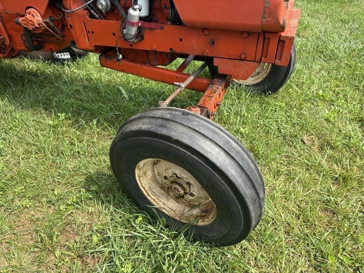 allis-chalmers-170-tractor-image-7