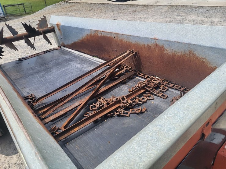 h&s-manure-spreader---mechanics-special-image-28