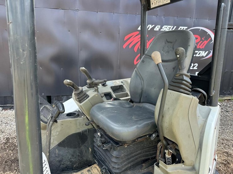 2016-bobcat-e35-image-24