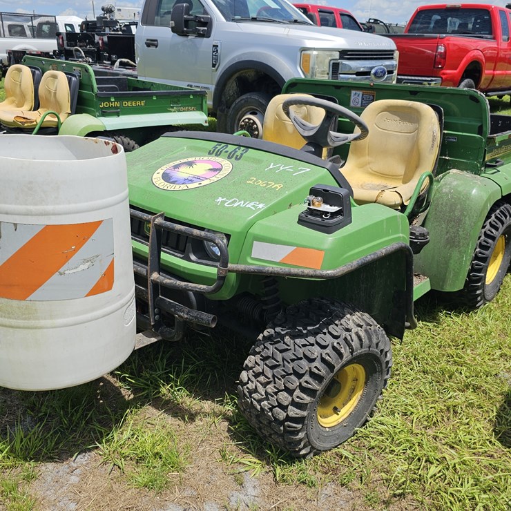 JOHN DEERE GATOR