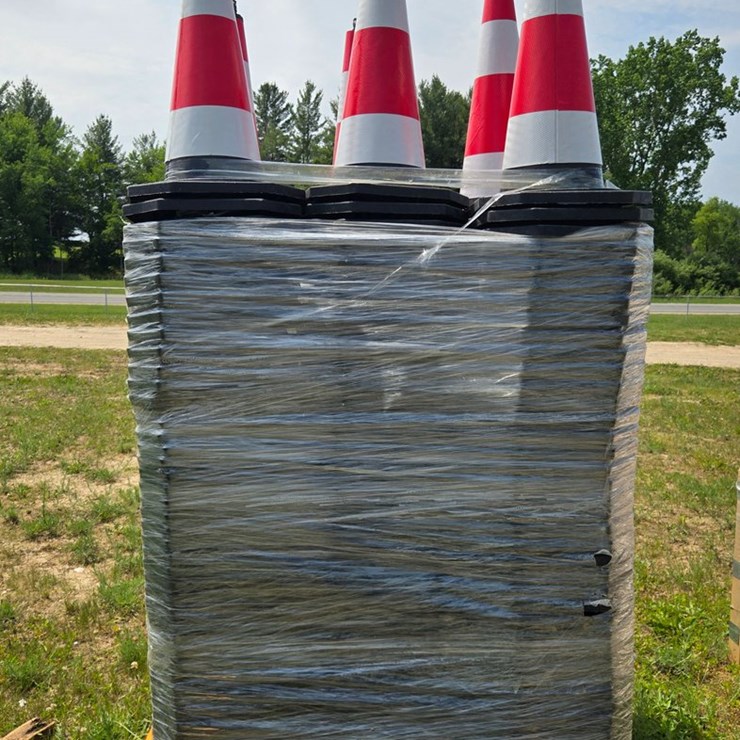 #2063 • 250 traffic cones