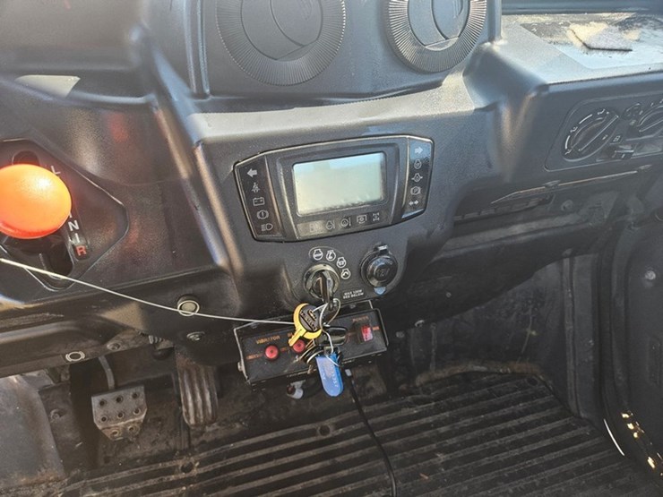 2015-kubota-rtv-x1100c-image-32