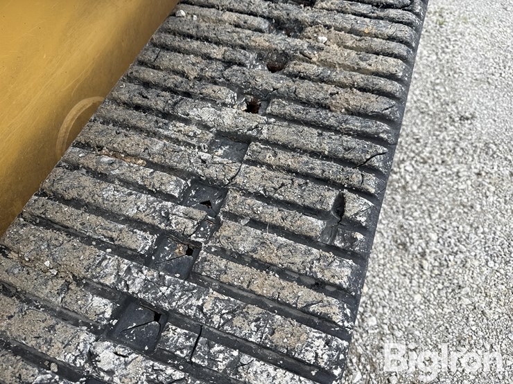2025-caterpillar-275-image-19