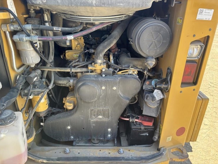 2019-caterpillar-272d2-image-38
