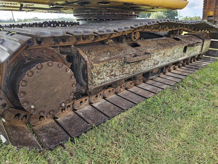 deere-200-lc-image-6