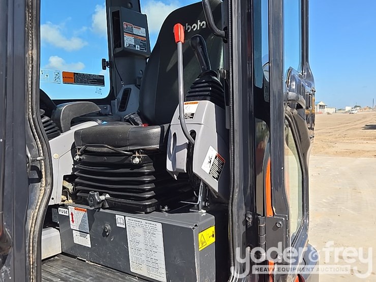 2023-kubota-kx033-4-image-47