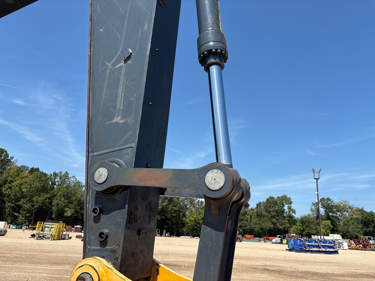 #16331-•-2023-deere-350p-hydraulic-excavator-image-15