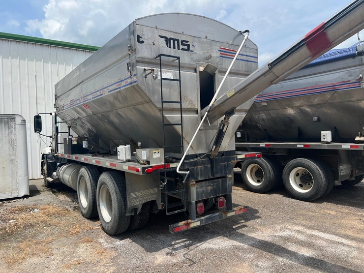 mack-cxu-tender-truck-image-8
