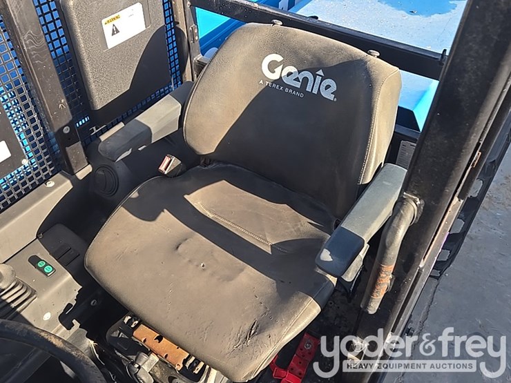 2019-genie-gth1544-image-49
