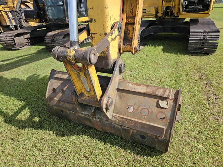deere-200-lc-image-10