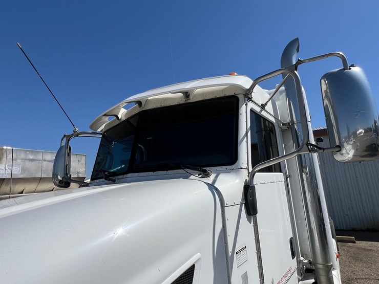 2011-peterbilt-386-image-15