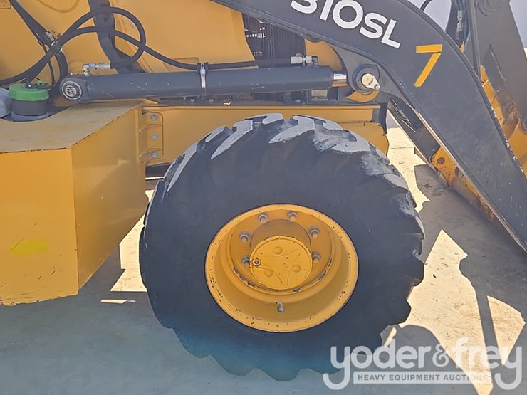 2019-deere-310sl-image-11