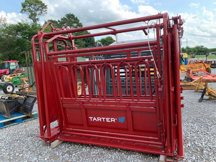 tarter-cattle-master-squeeze-chute-image-5