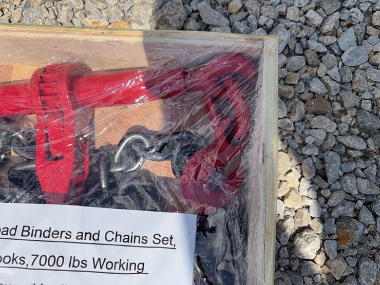 heavy-duty-ratchet-load-binders-and-chains-set-image-3