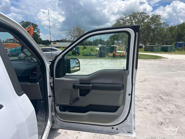 2017-ford-f150-image-18
