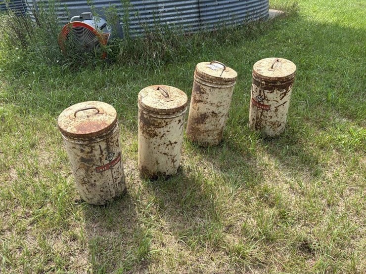 allis-chalmers-unit-planter-seed-boxes-(4)-image-1