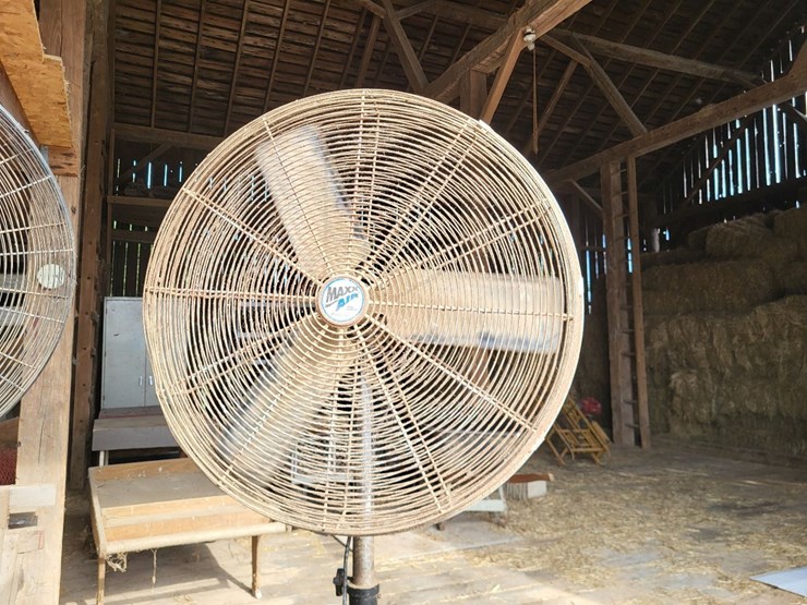 (3)-32"-livestock-fans-w/stands-and-electric-motor-image-4