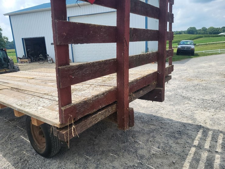hay-wagon-w/running-gear-image-25