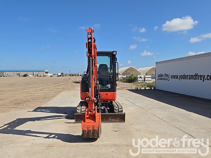 2023-kubota-kx033-4-image-8
