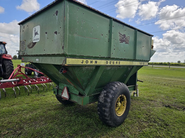 john-deere-1210-image-3
