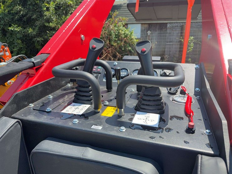 unused-sdl-skid-steer-loader-model-sl-1050k-image-10