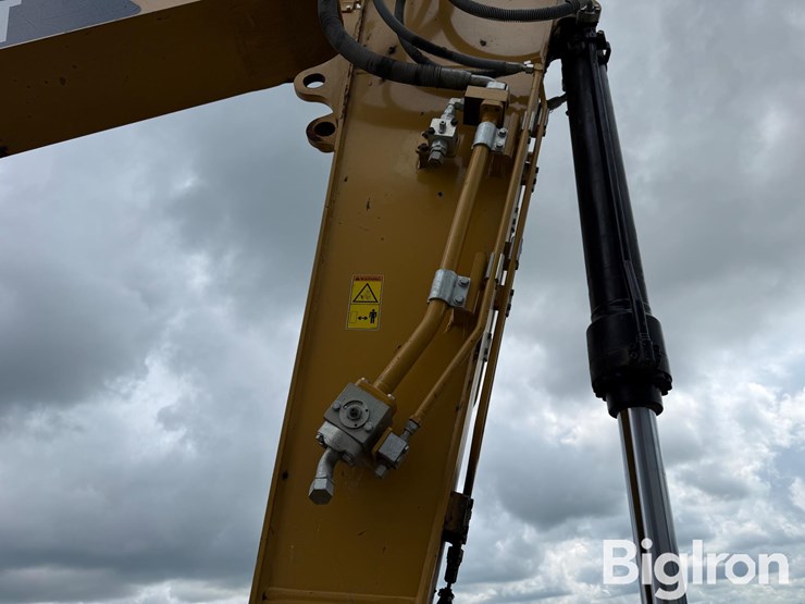 2019-caterpillar-325flcr-image-18