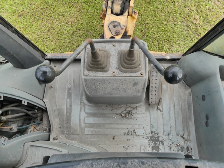 2004-caterpillar-416d-image-26