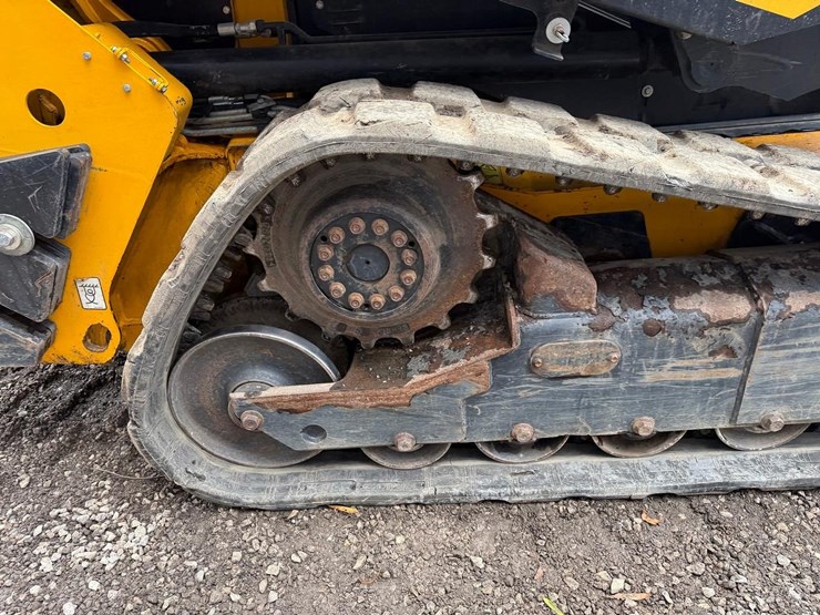 2019-jcb-2ts-7t-image-13